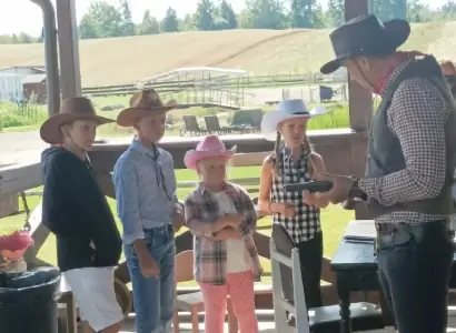 Vaikai klauso paskaitos